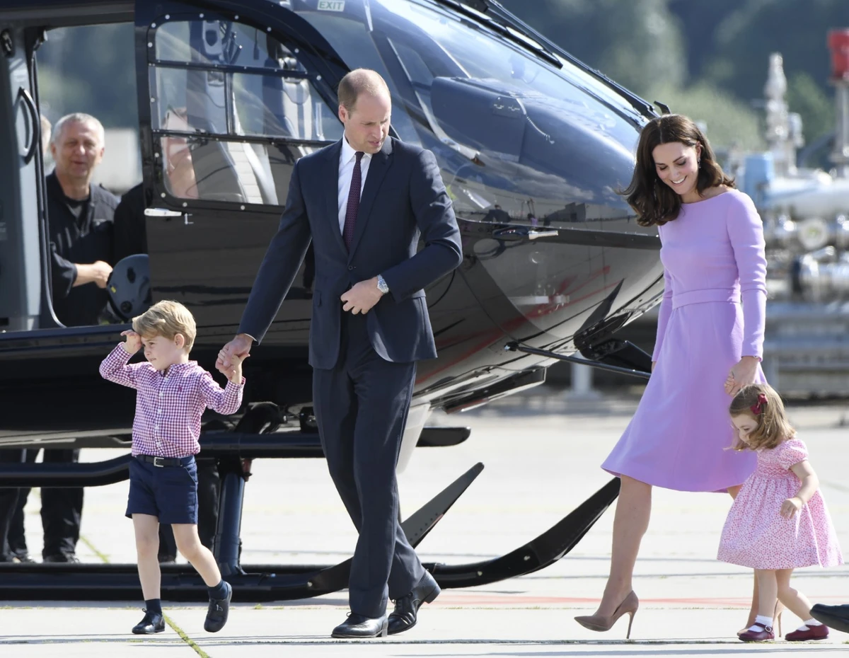 William et Kate, un couple glamour qui porte les espoirs de la couronne