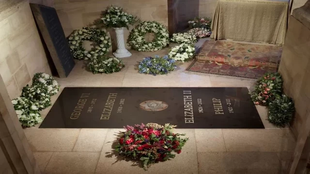 La pierre tombale d'Elizabeth II officiellement dévoilée