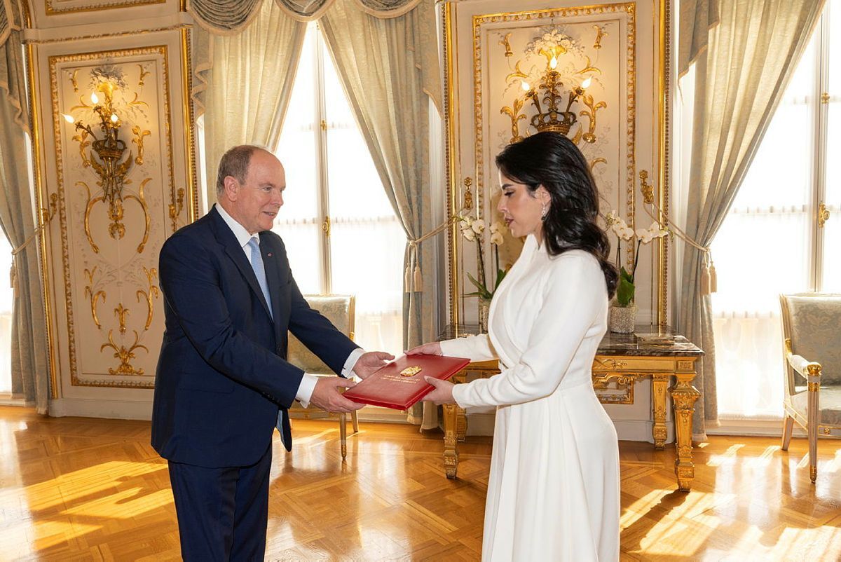 L’ambassadrice des EAU en France présente ses lettres de créance au Prince Albert II de Monaco