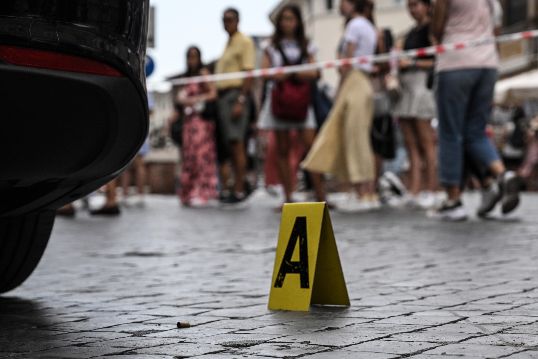 Italie: Un mort et quatre blessés dans une attaque au couteau près de Milan