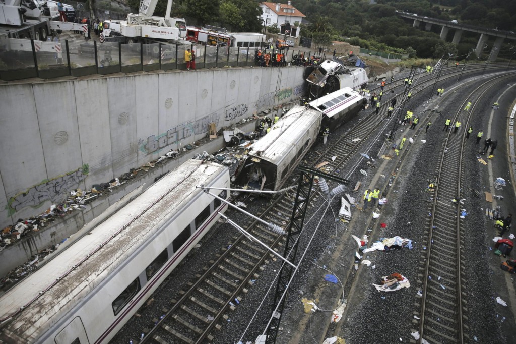 Espagne: au procès d'un drame ferroviaire, les larmes et la colère des familles