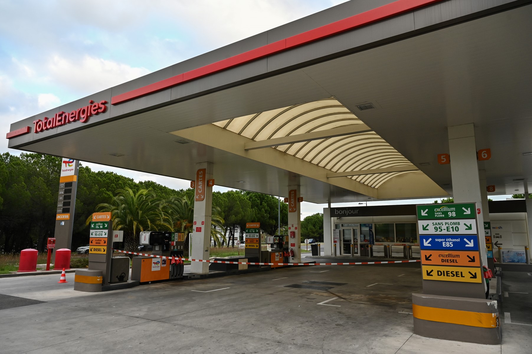 Grève ou remise à la pompe: des stations-service TotalEnergies à sec