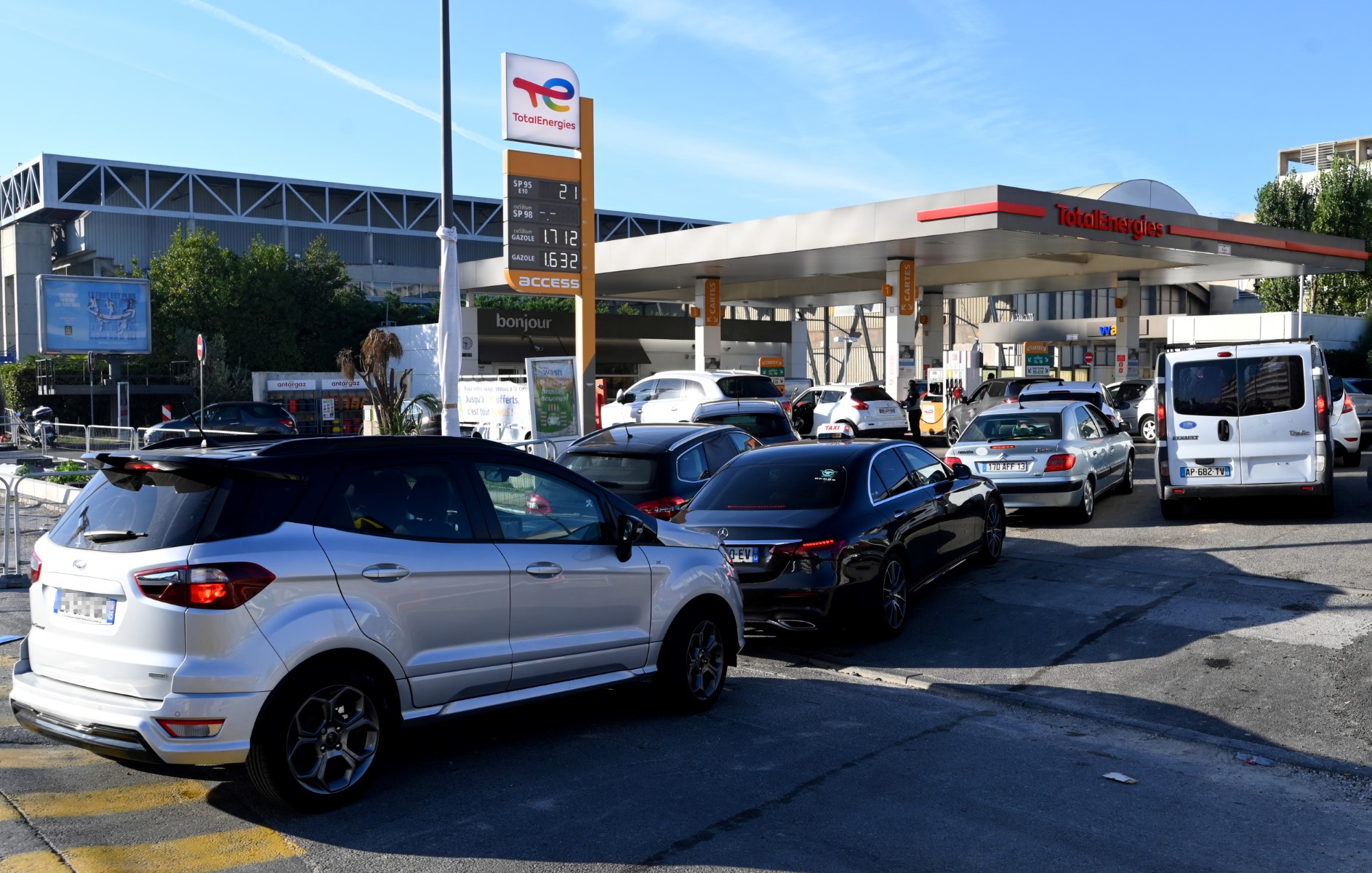 Grèves: TotalEnergies accepte d'avancer les négociations salariales pour apaiser les tensions