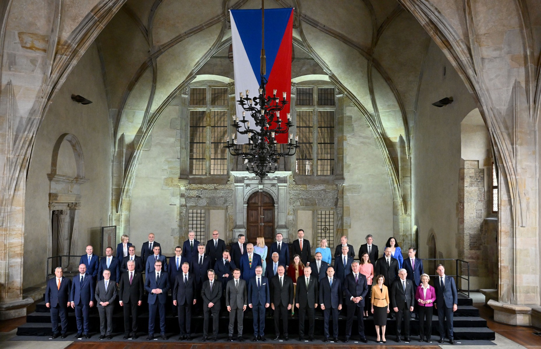 Naissance à Prague de la Communauté politique européenne, «unie» face à Moscou