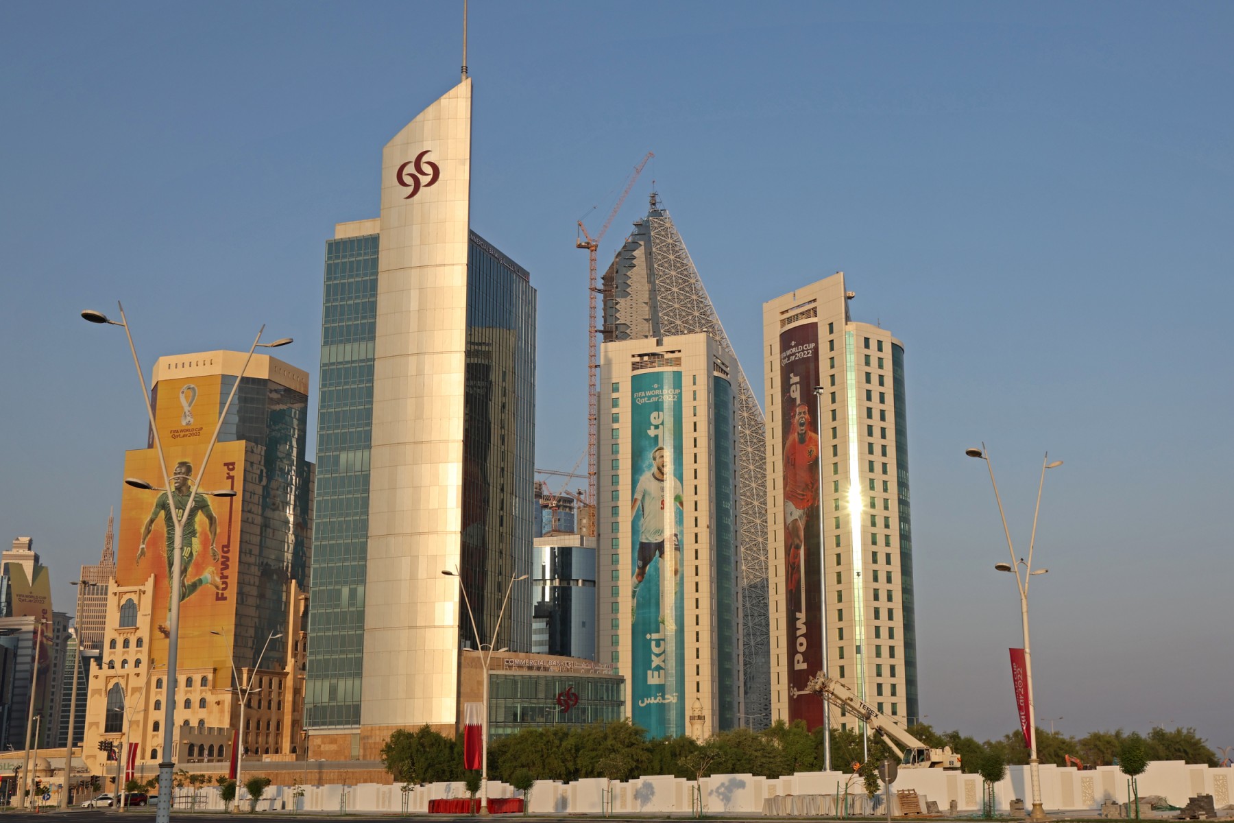 De Doha à Dubaï, un Mondial grand luxe et des supporters sur la touche