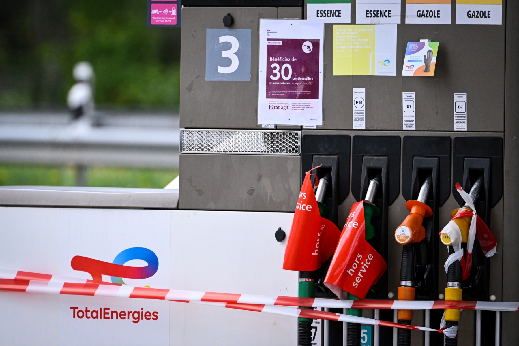 Raffineries bloquées en France: les grévistes en discussions après la proposition de TotalEnergies