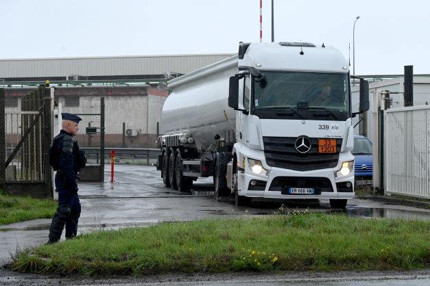 Les transports de carburant pourront circuler à la Toussaint