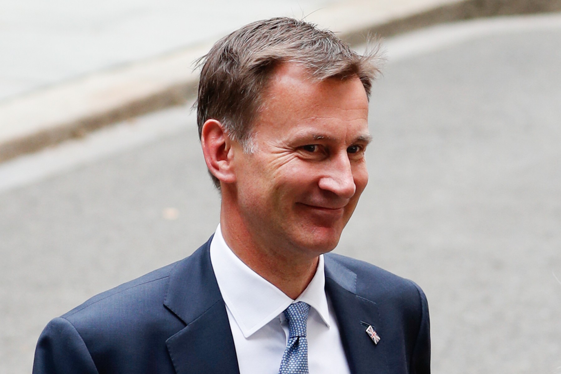 La Première ministre britannique Truss nomme le centriste Jeremy Hunt au poste de ministre des Finances. Sur cette photo d'archive prise le 22 juillet 2019, Jeremy Hunt, alors ministre des Affaires étrangères, quitte le 10 Downing Street dans le centre de Londres. (Photo par Adrian Dennis / AFP)