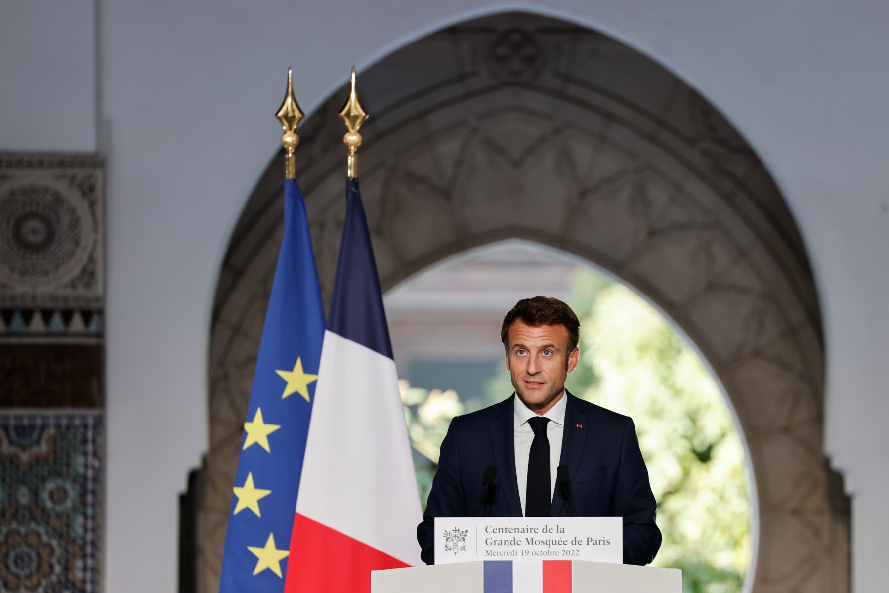 Macron rend hommage à la Grande Mosquée de Paris, preuve qu'on peut «être Français et musulman»