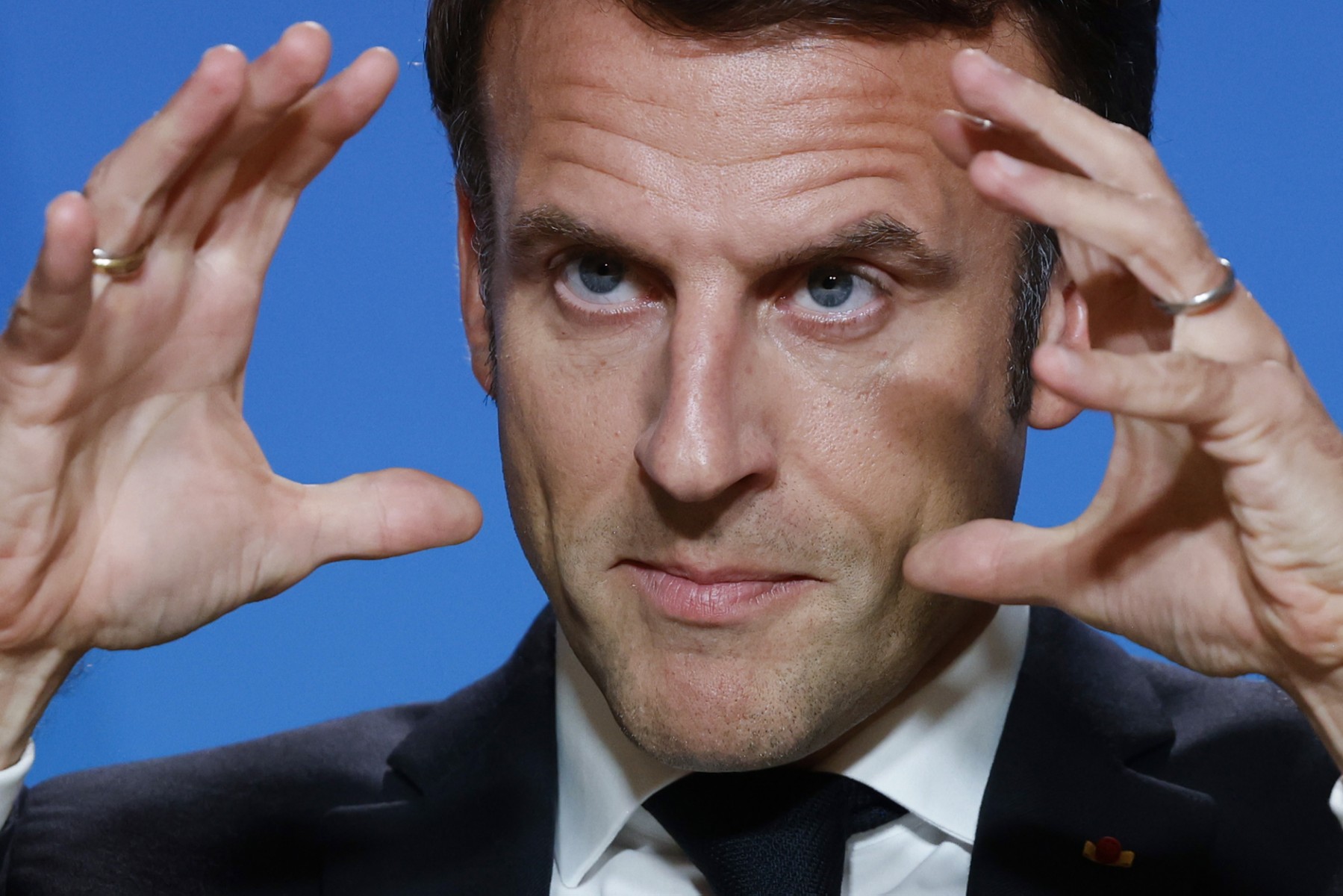 Macron et les malédictions du 49.3