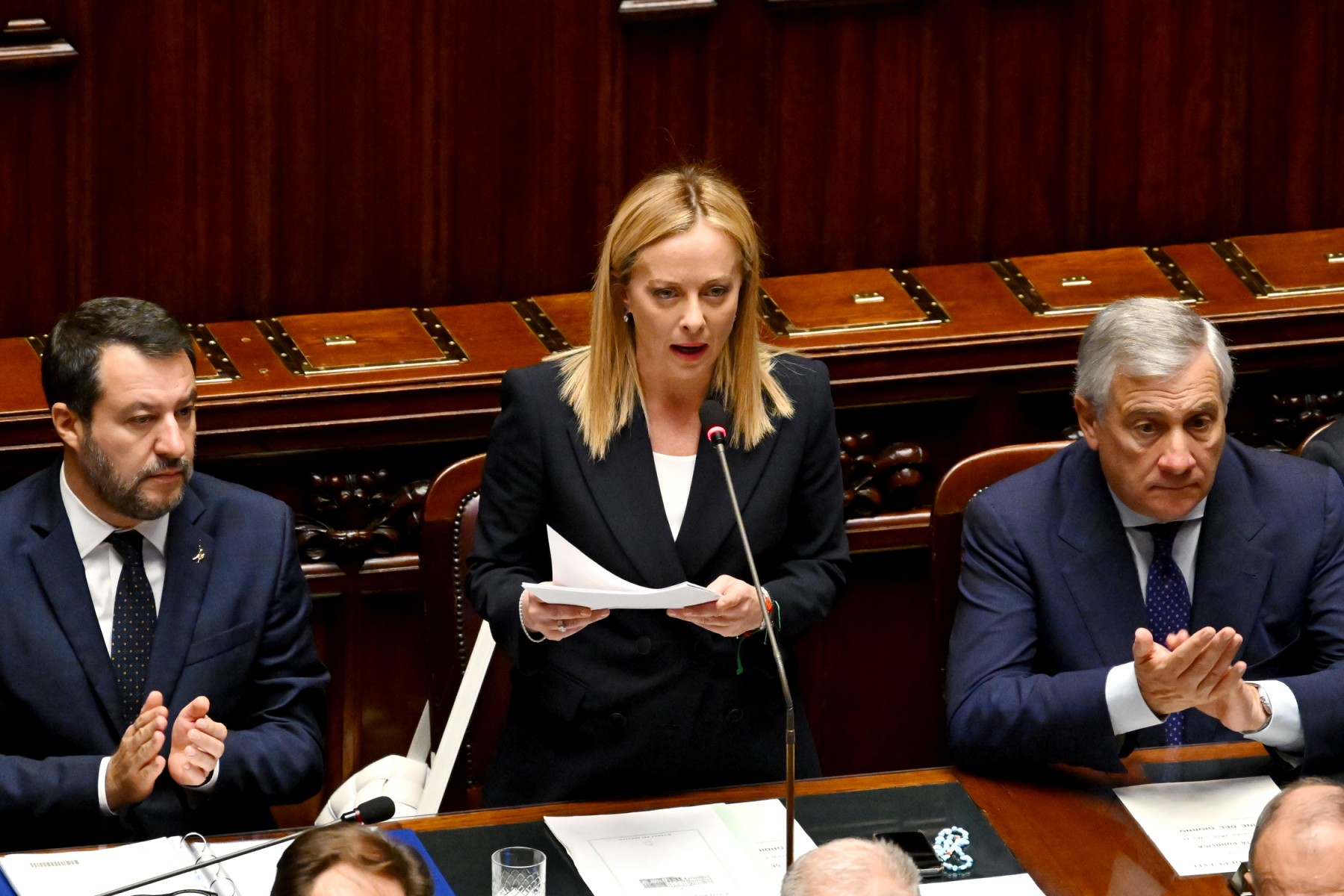 Meloni dément être fasciste et ancre l'Italie dans l'UE et l'Otan