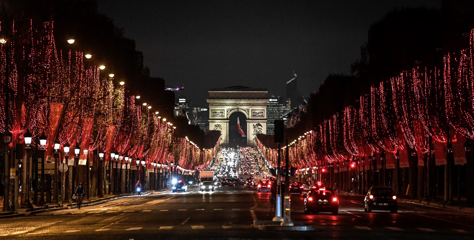 Illuminations de Noël: les Champs-Elysées veulent conjuger «brillance et sobriété»