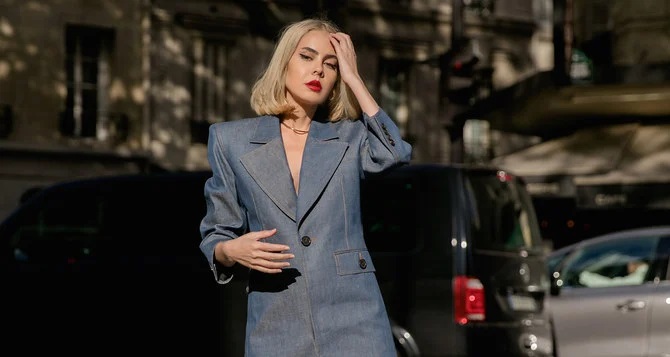 Tamara al-Gabbani, star saoudienne du style, explique comment se démarquer à la Fashion Week de Paris