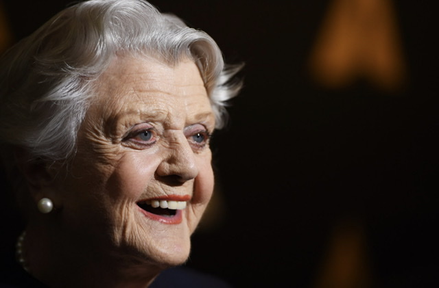 Angela Lansbury saluée par les stars de la suite d'«A couteaux tirés»