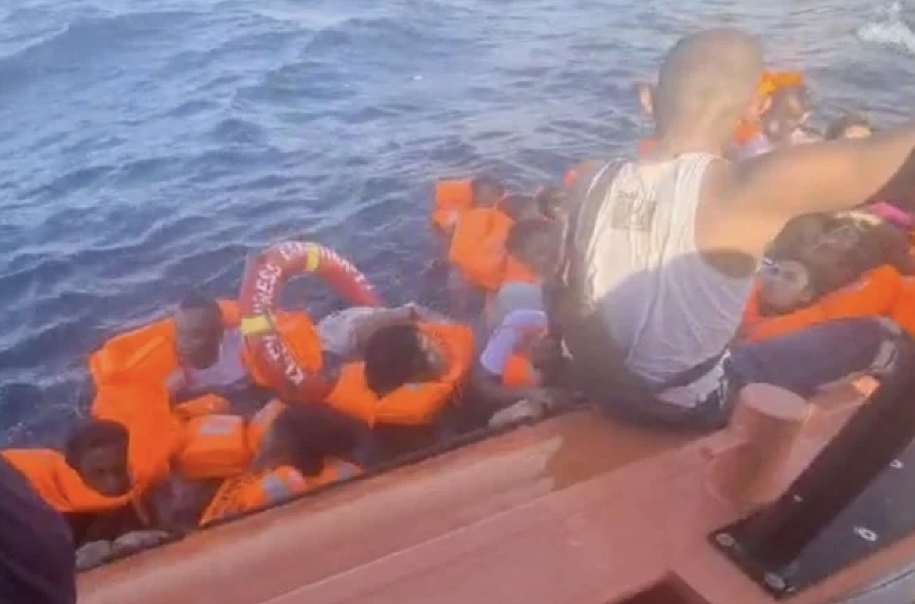Au moins 13 morts dans l'incendie d'un bateau en Indonésie