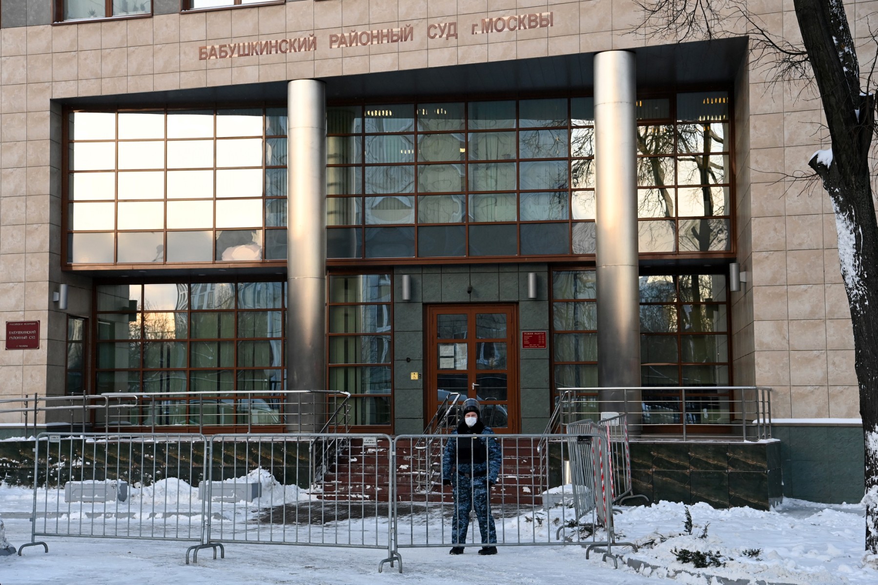 Russie: un Américain condamné à quatre ans et demi de prison pour «violences» contre un policier