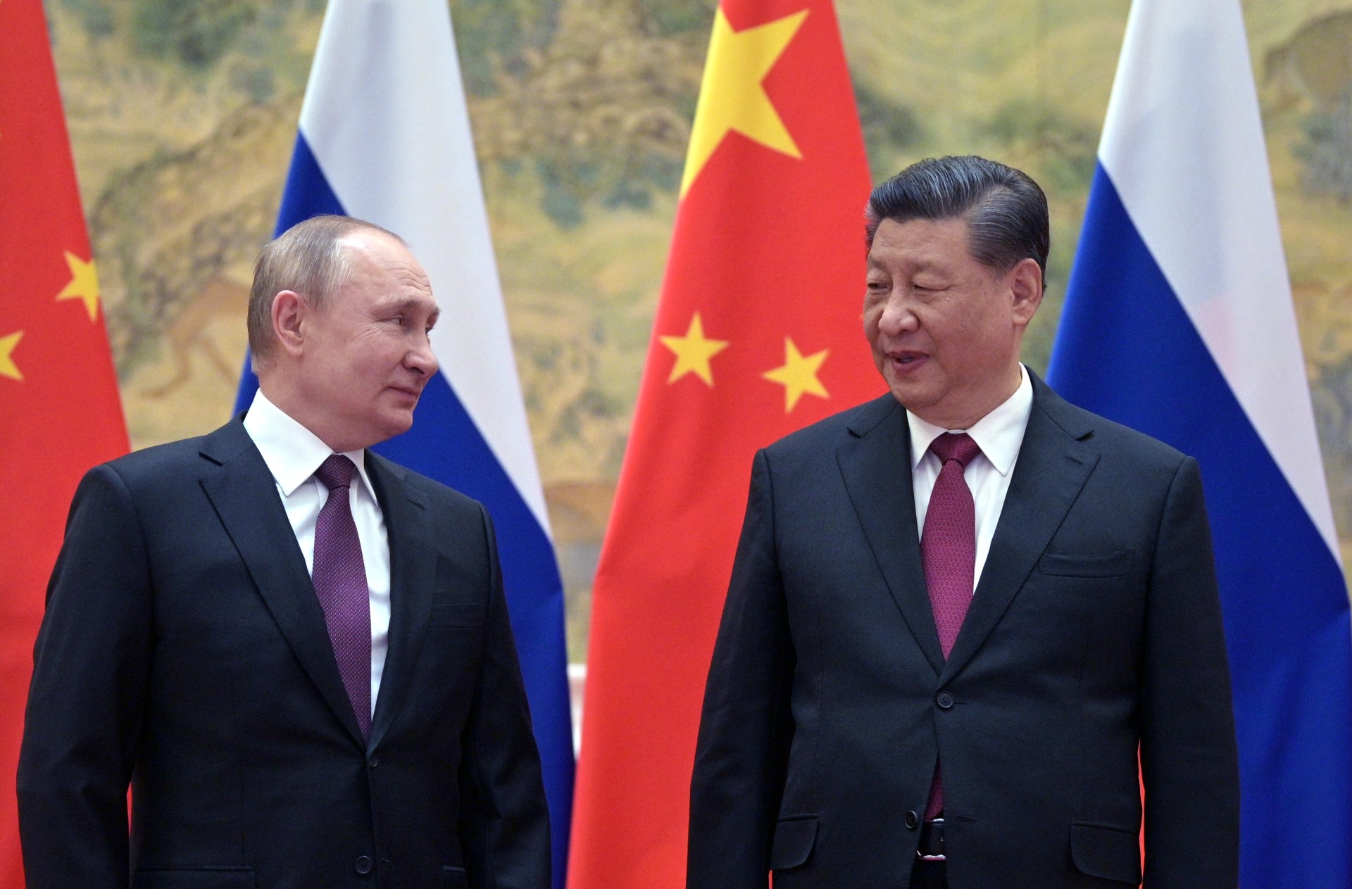 Poutine félicite Xi pour son 3e mandat, espère renforcer la coopération avec Pékin