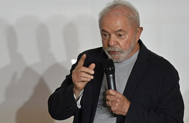 Brésil: Des interrogations sur l'âge et la santé de Lula et Bolsonaro