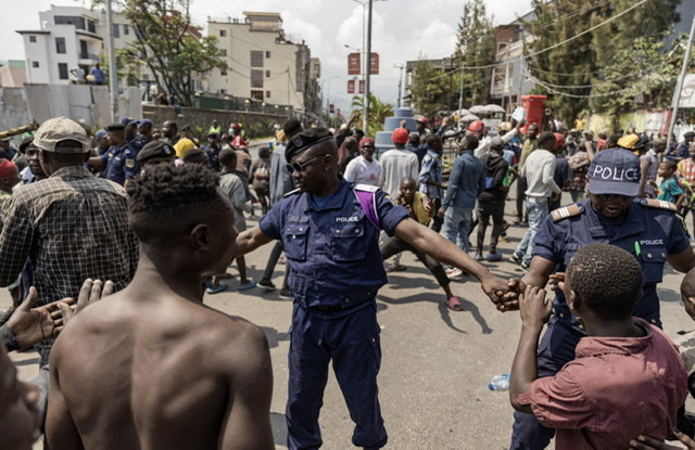 RDC: Nouveaux combats entre armée et M23, nouvelle passe d'armes entre Kinshasa et Kigali
