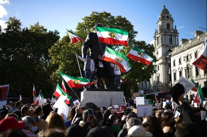 Iran: Les manifestations dans leur 4e semaine, au moins 185 victimes dont 19 enfants