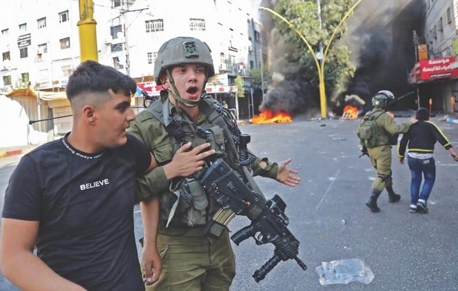 Les Palestiniens en grève, indignés de l'agression israélienne