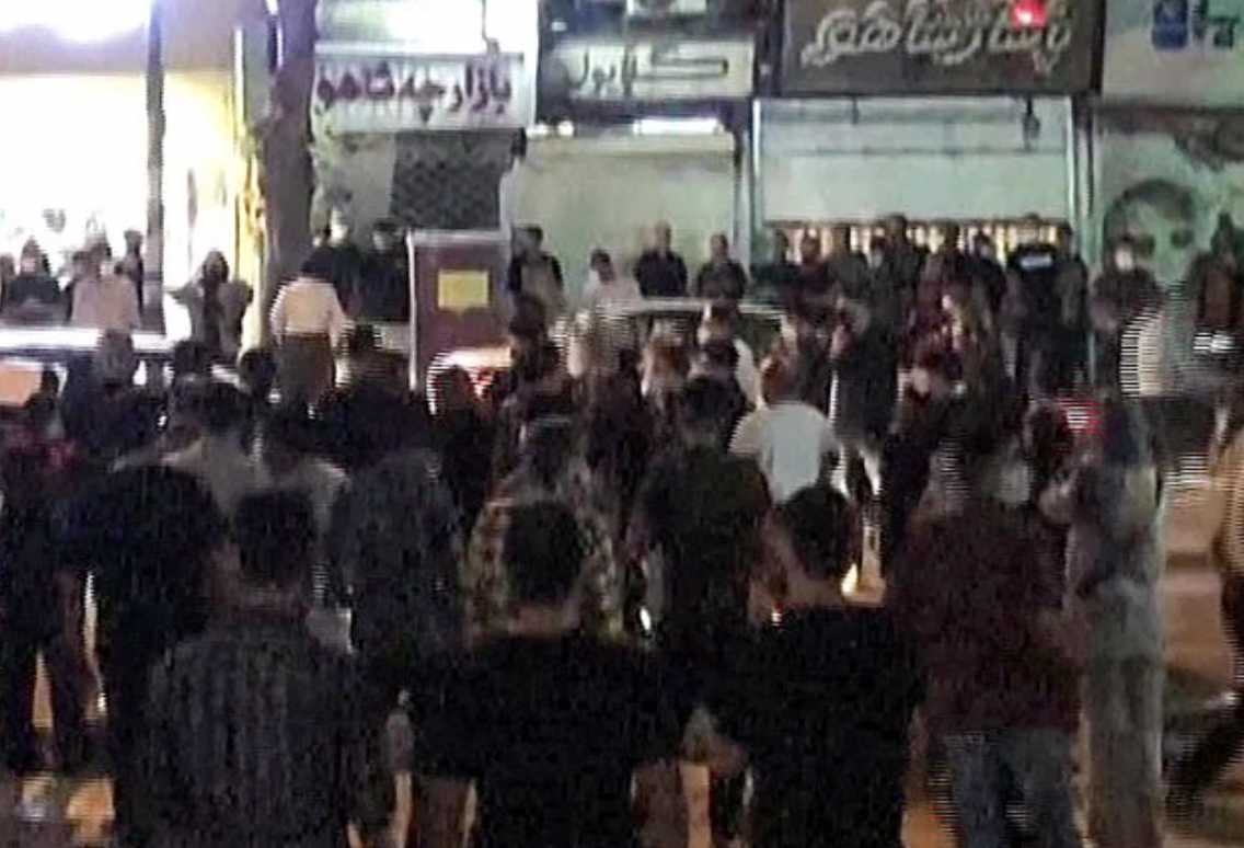 Iran: Les minorités ethniques portent le fardeau de la répression violente du régime contre les manifestations