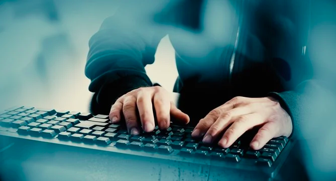 Une université saoudienne de sécurité exhorte les pays arabes à intensifier la lutte contre la cybercriminalité
