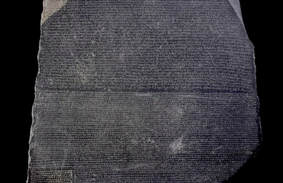 La pierre de Rosette ou la stèle noire qui a permis de découvrir la civilisation de l’Égypte ancienne
