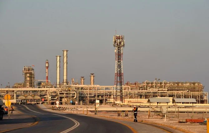 Prix du pétrole: le monde doit apprendre à faire avec une Arabie saoudite qui défend ses intérêts