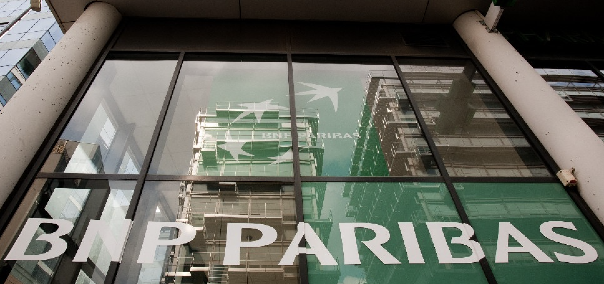 Nouveaux projets pétro-gaziers: la banque française BNP Paribas mise en demeure par des ONG