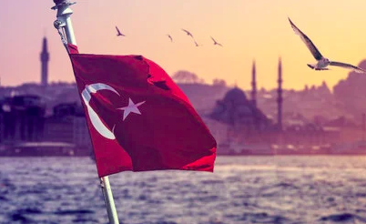La Turquie qualifie de terroristes des présentateurs de télévision affiliés aux Frères musulmans