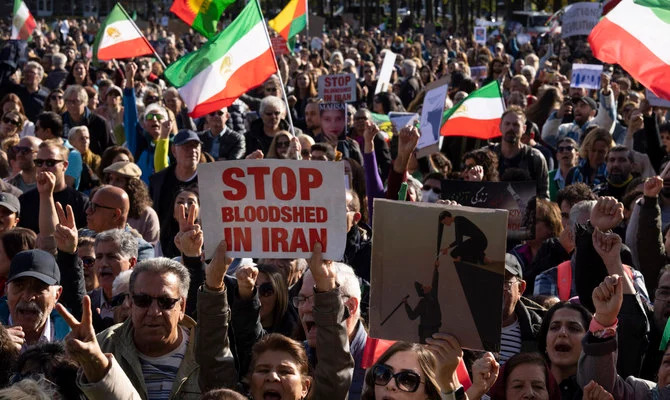 Une personnalité politique iranienne de premier plan rompt avec le régime dans une critique publique