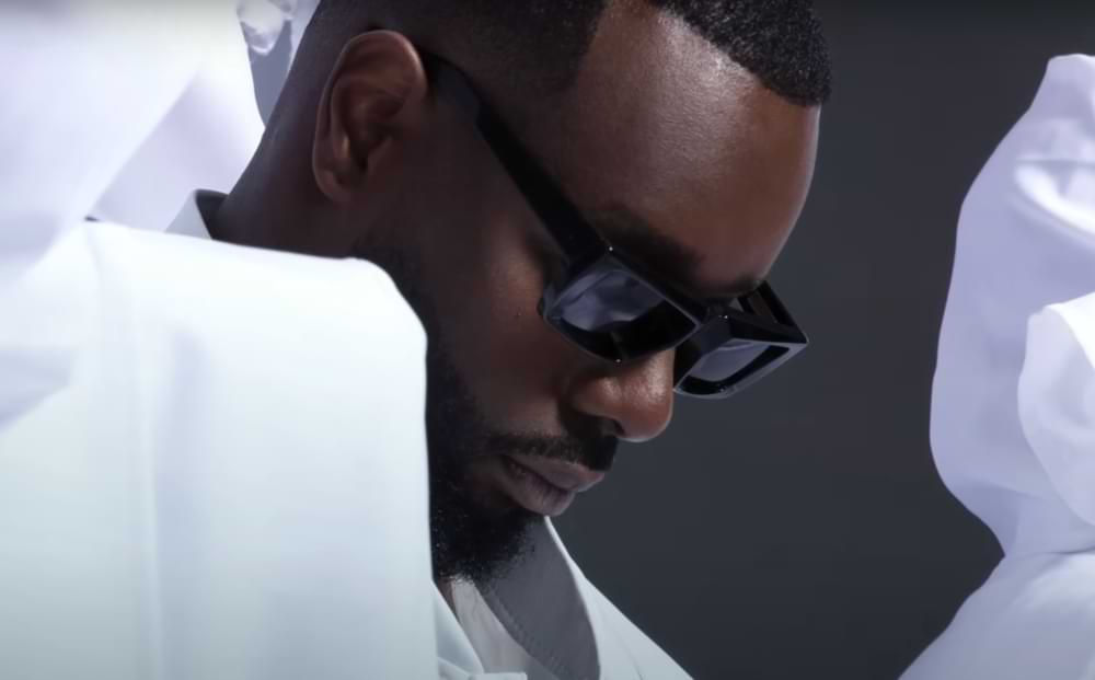 Gims présente son prochain album, où il reconnaît «ses erreurs»