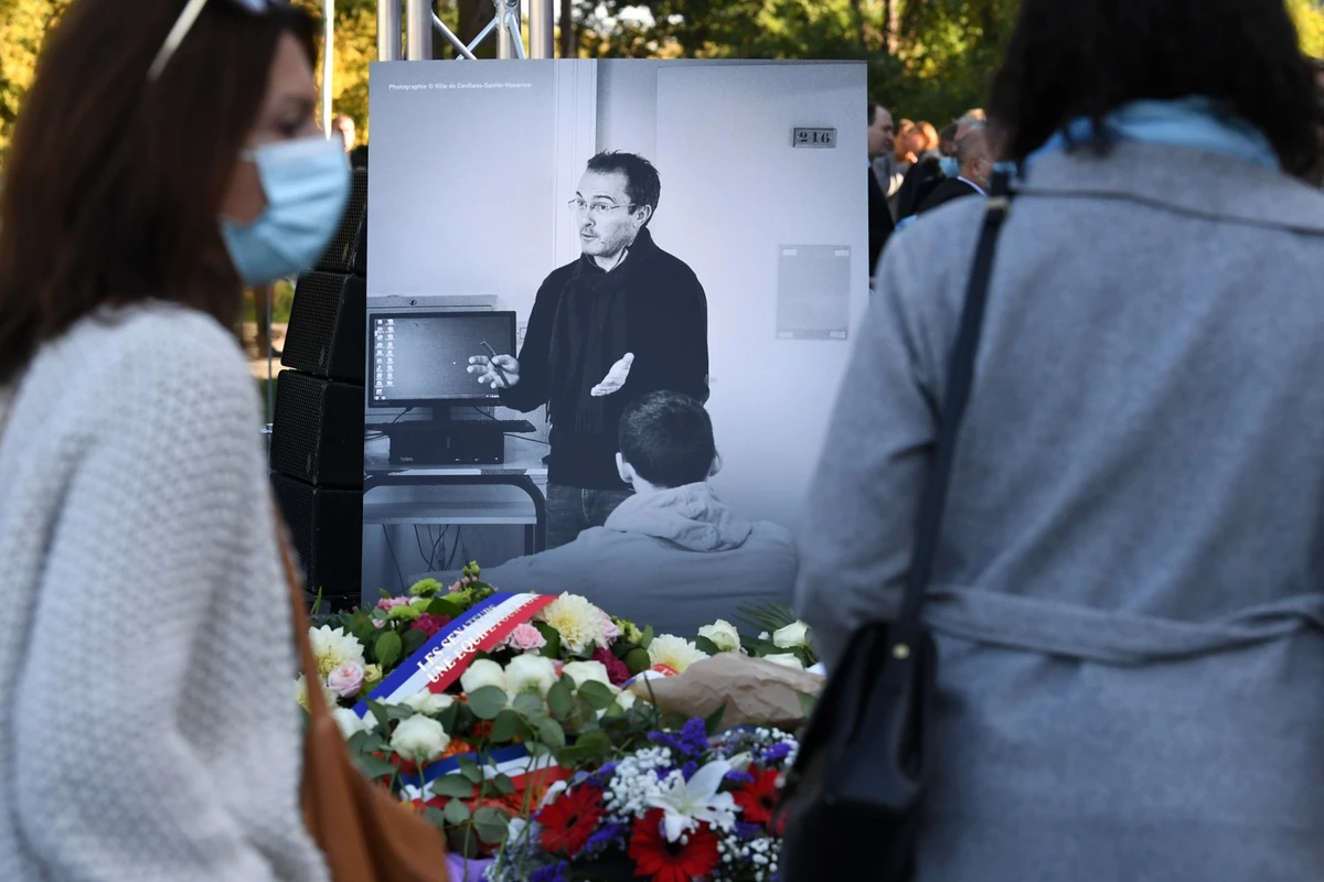 Deux ans après la mort de Samuel Paty, des hommages et des remous sur la laïcité