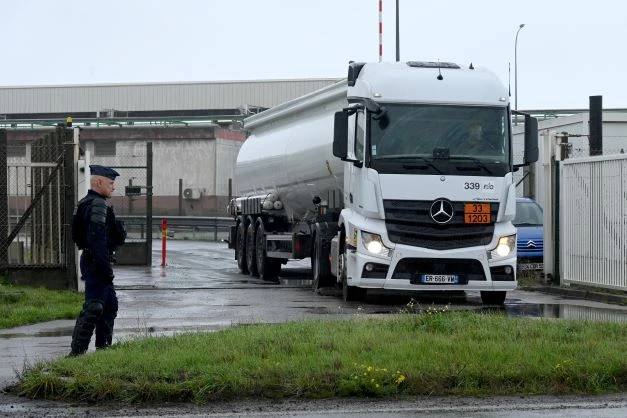 Les transports de carburant pourront circuler à la Toussaint
