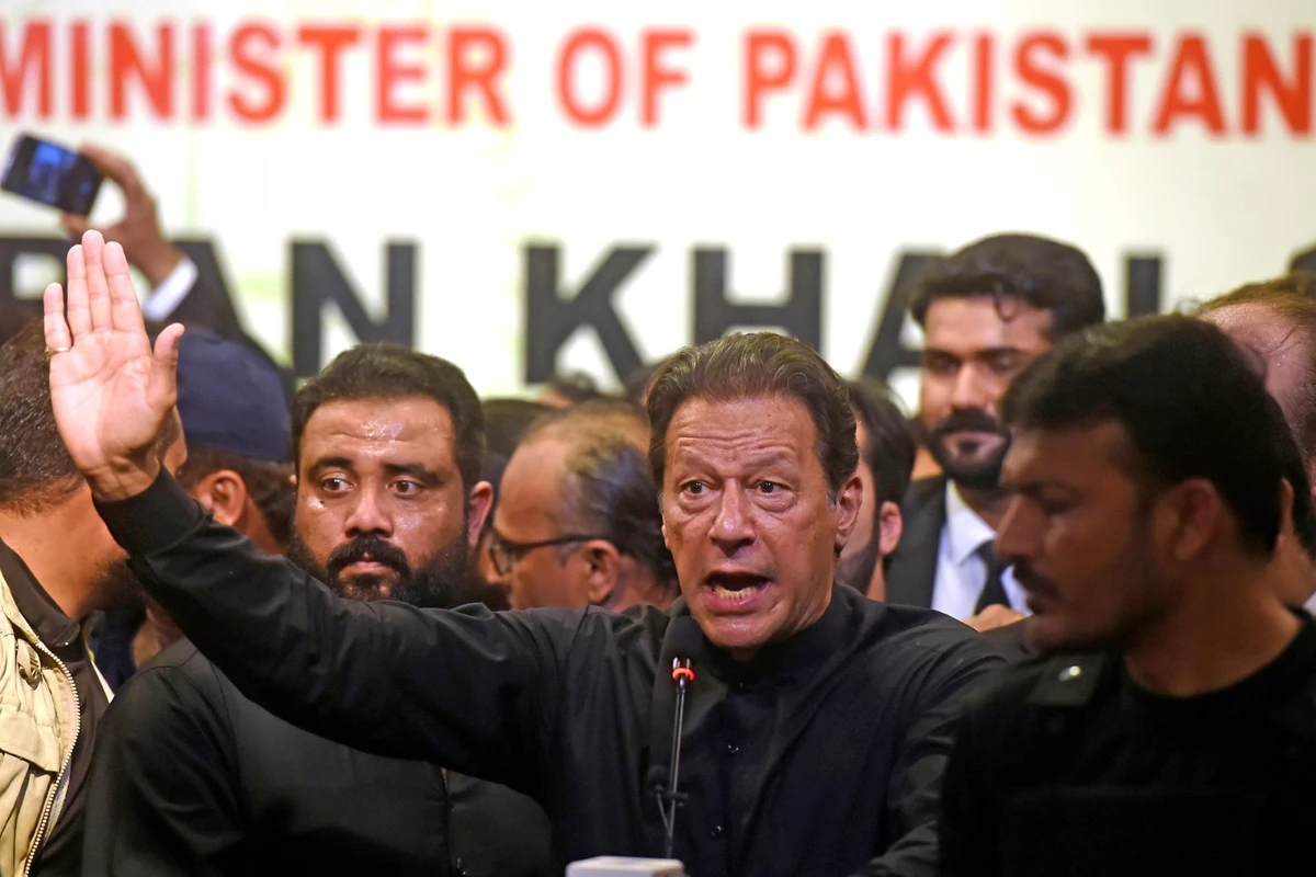 Pakistan: l'ancien Premier ministre Imran Khan fait d'élections partielles un «référendum» sur sa popularité