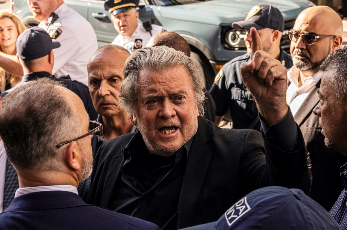 Six mois de prison requis contre Steve Bannon, ex-conseiller de Trump