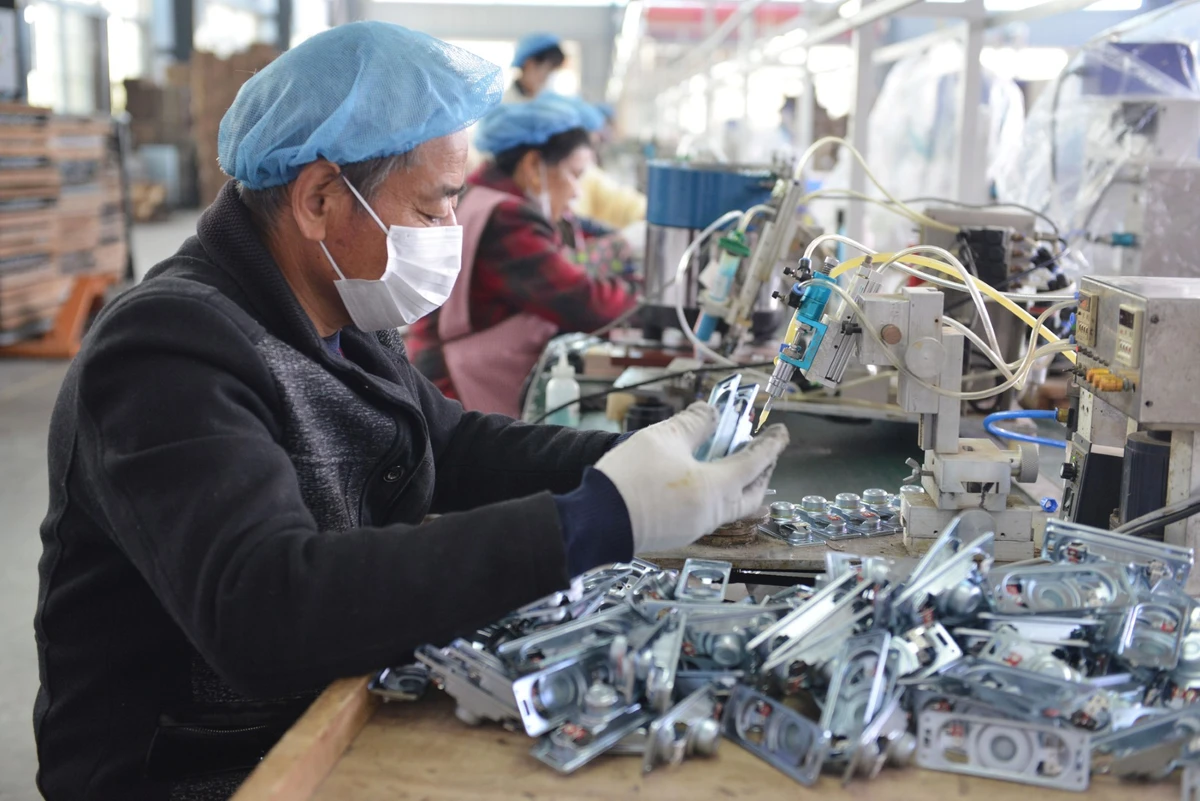Le zéro Covid en Chine fait tousser l'activité manufacturière