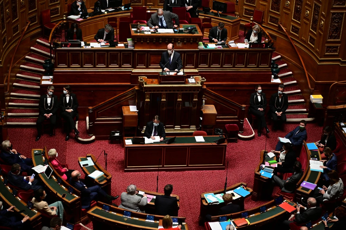 Parlement: chômage, budget... un menu copieux et brûlant pour la rentrée