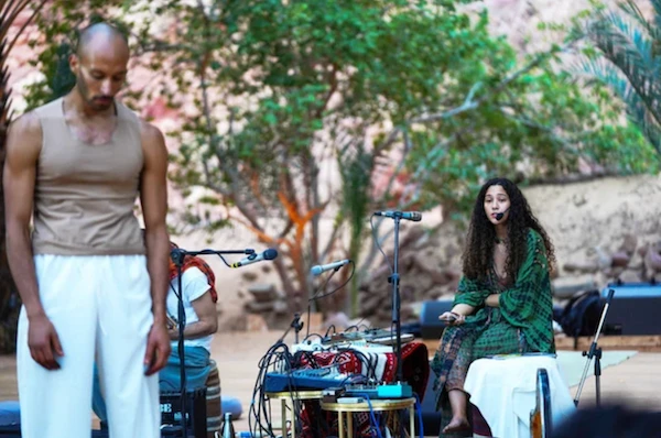 Un trio recourt à l'art pour promouvoir le bien-être au festival d'AlUla