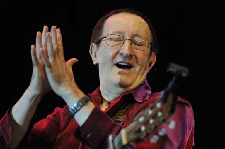 Colloque national sur la vie du chanteur Idir: Au-delà d’une voix, une œuvre d’art