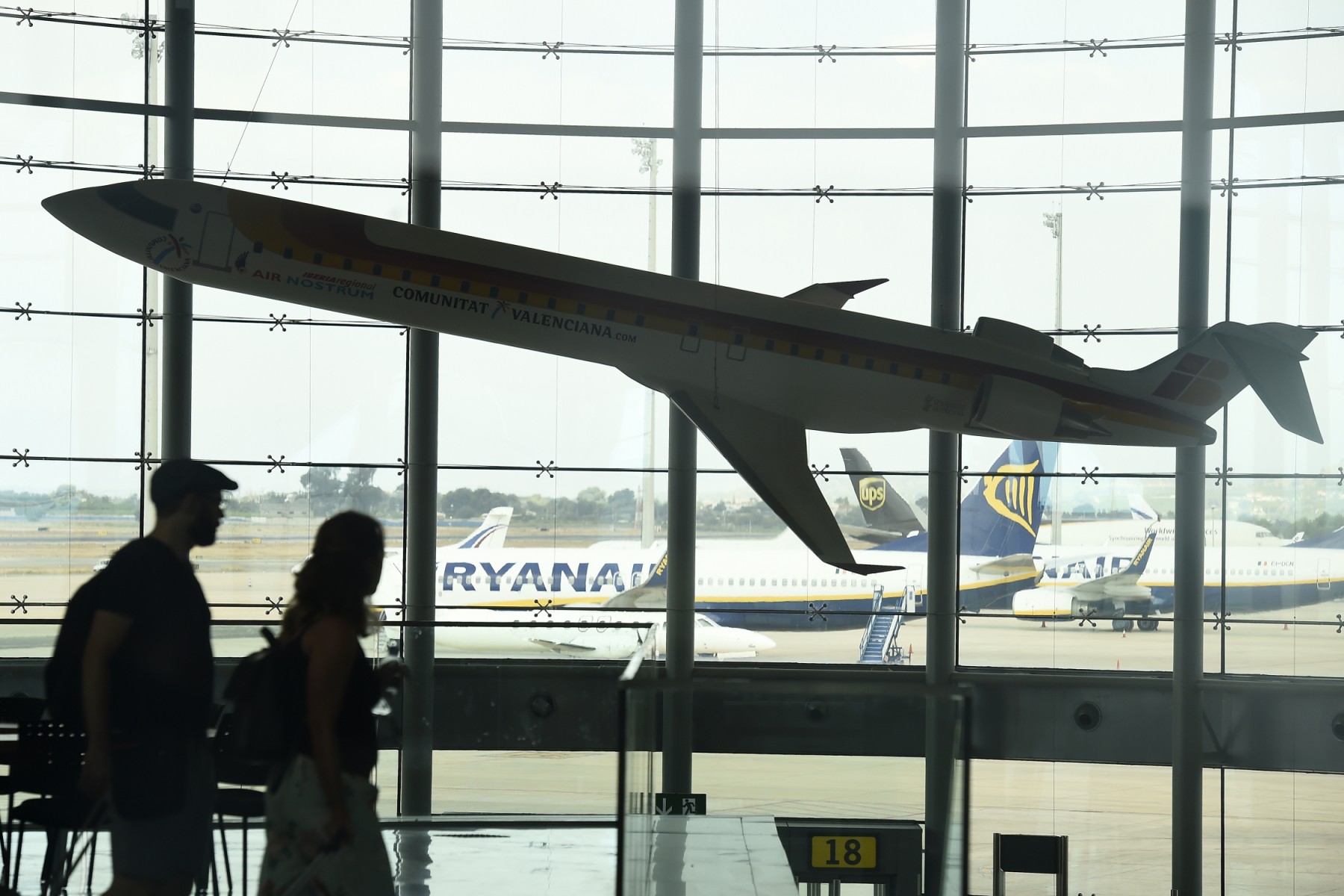 Un orage paralyse l'aéroport de Valence en Espagne