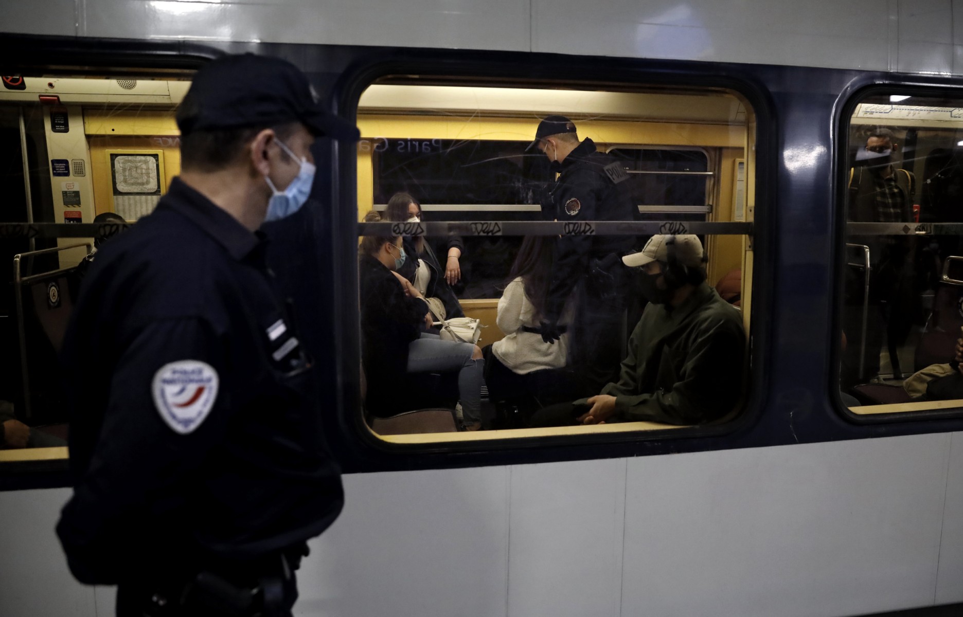 Deux fois plus de forces de l'ordre dans les transports d'ici les JO 2024, annonce Darmanin