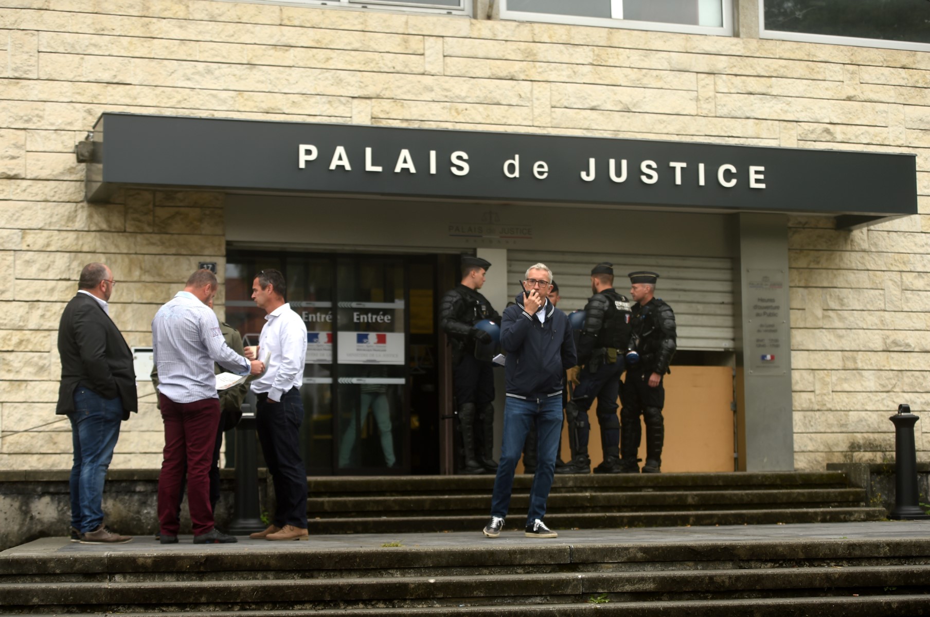 Amende pour avoir refusé l'entrée de son restaurant à une femme voilée