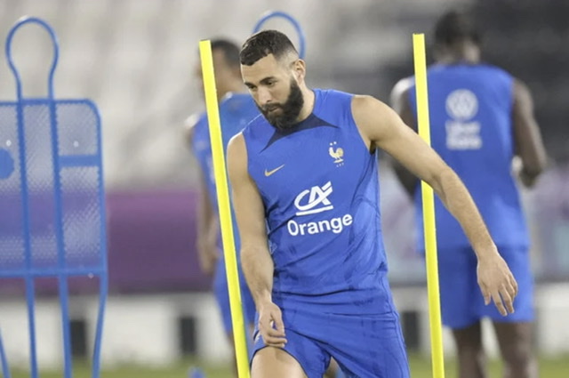 Bleus: Benzema blessé à une cuisse et forfait pour le Mondial