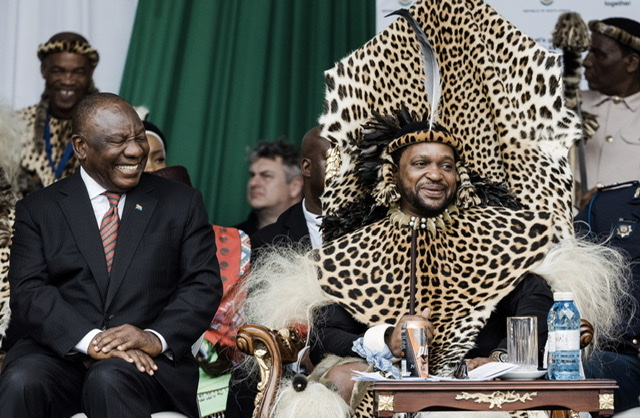 Afrique du Sud: Le président accusé d'avoir «acheté» sa place au pouvoir par Zuma