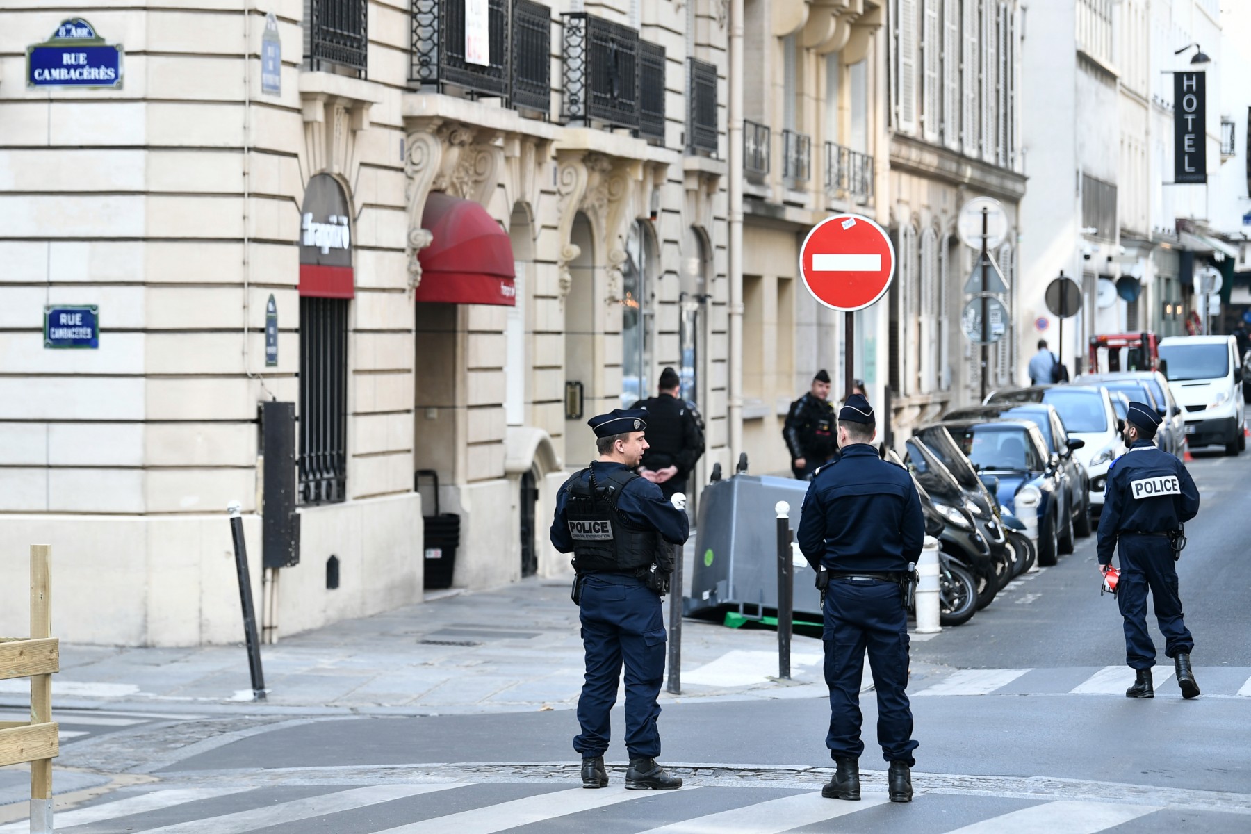 Adolescent tué au couteau à Paris: Six jeunes en garde à vue
