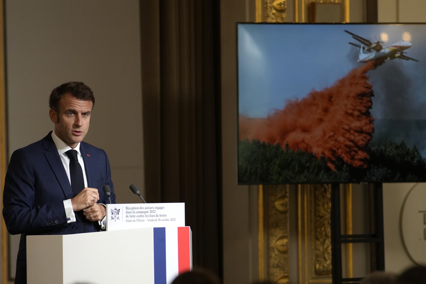 Emmanuel Macron n'assistera pas au départ de la Route du Rhum et part plus tôt à la COP27
