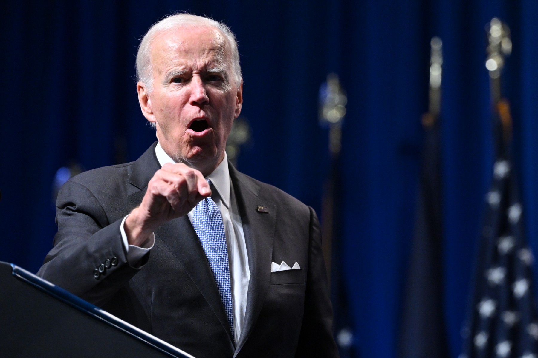 Joe Biden menace de taxer les «profits de guerre» des géants du pétrole
