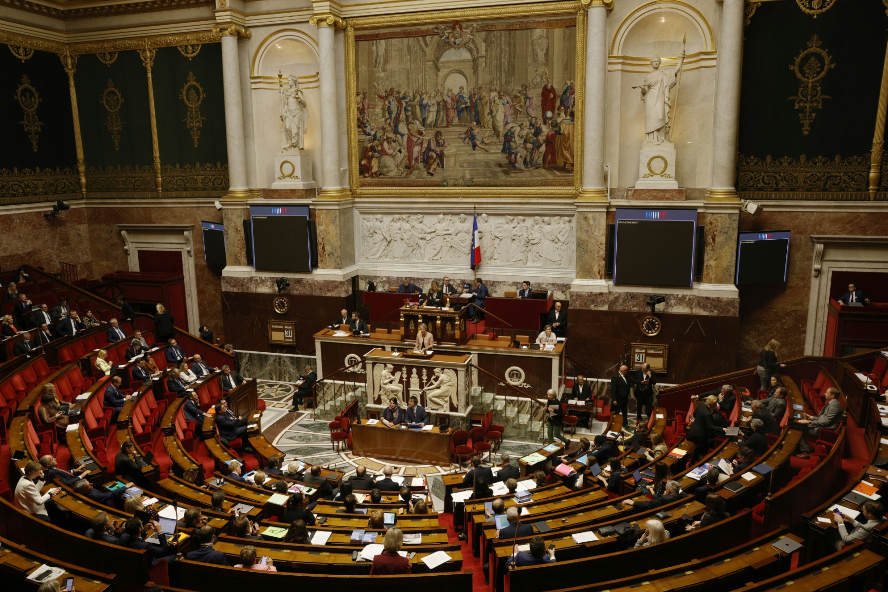 Manifs interdites: Des députés demandent des sanctions contre les élus participant